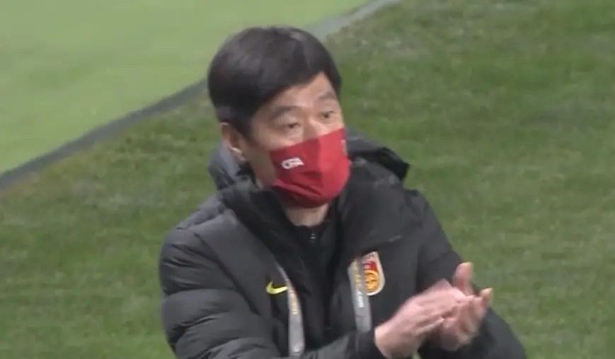 刘广面部僵硬的干笑两声，道：据说啊，这吴东海年轻时候，还有个特别远大的梦想。